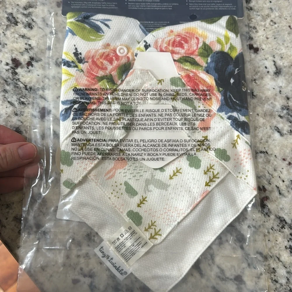 *NEW* TINY TWINKLE BLUSH FLORAL KAFFLE BANDANA BIB 2 PACK
